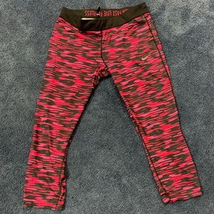 Nike Crop Leggings